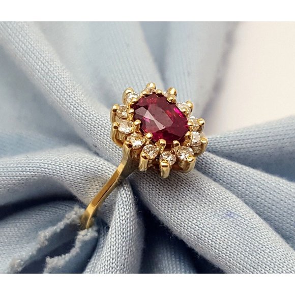 Elegant 14K Karat Solid Yellow Gold Designer Oval Ruby & Diamond Ring Size 5 - Picture 3 of 16